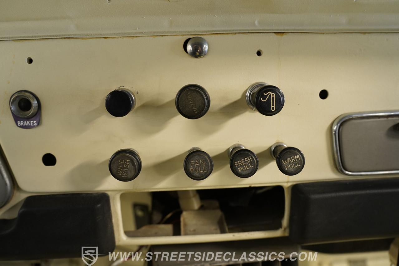 1974 Toyota FJ40 Land Cruiser