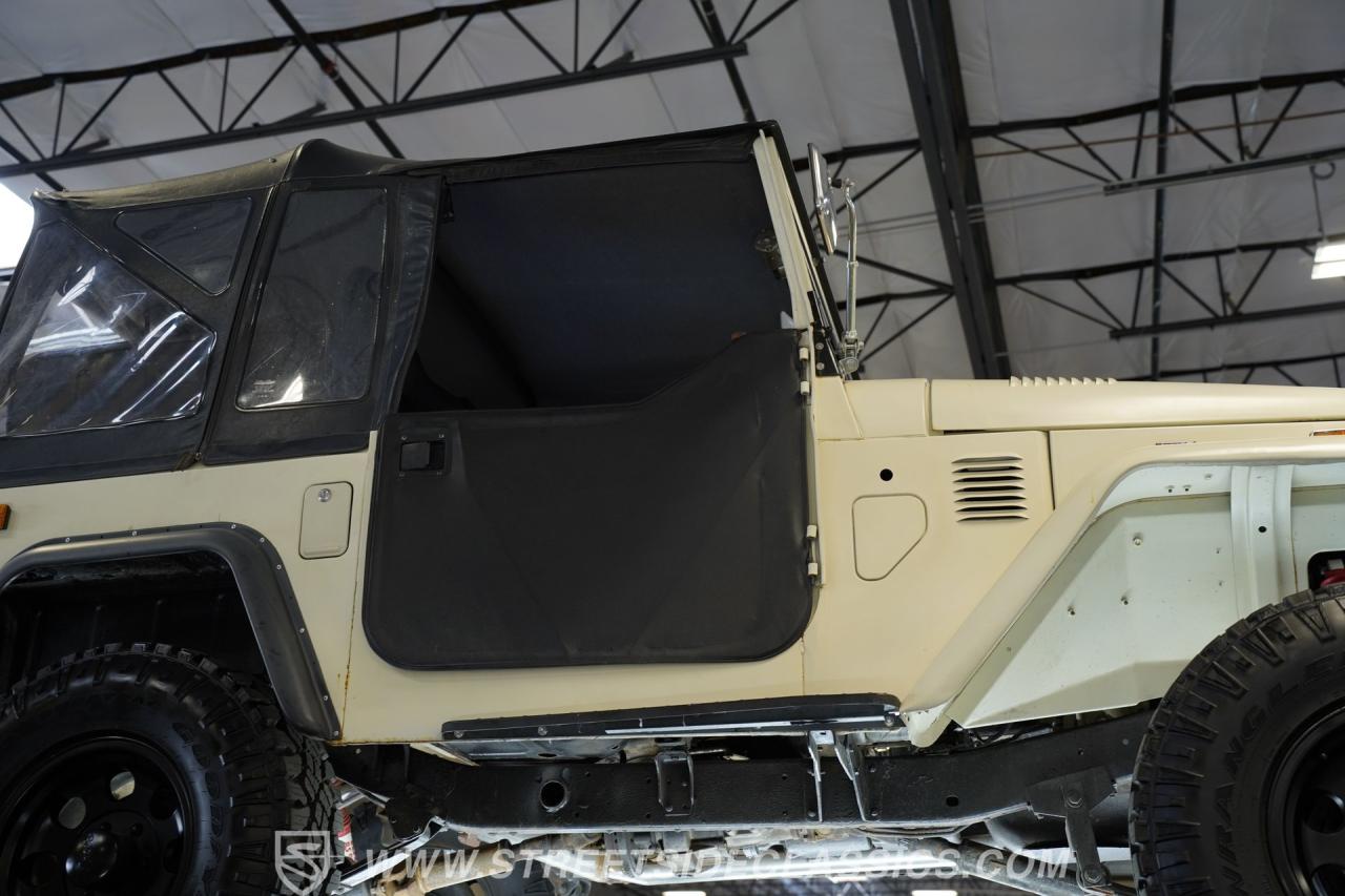 1974 Toyota FJ40 Land Cruiser