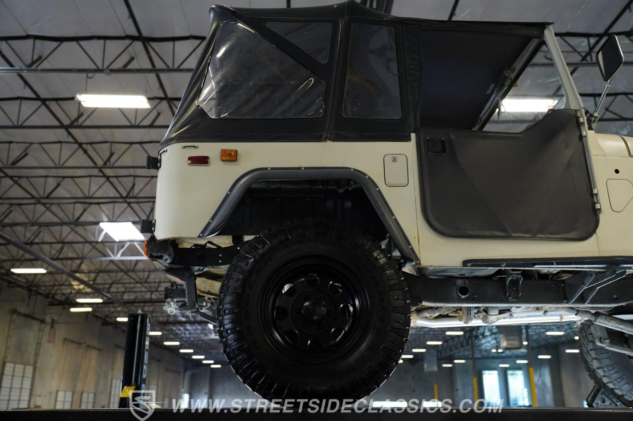 1974 Toyota FJ40 Land Cruiser