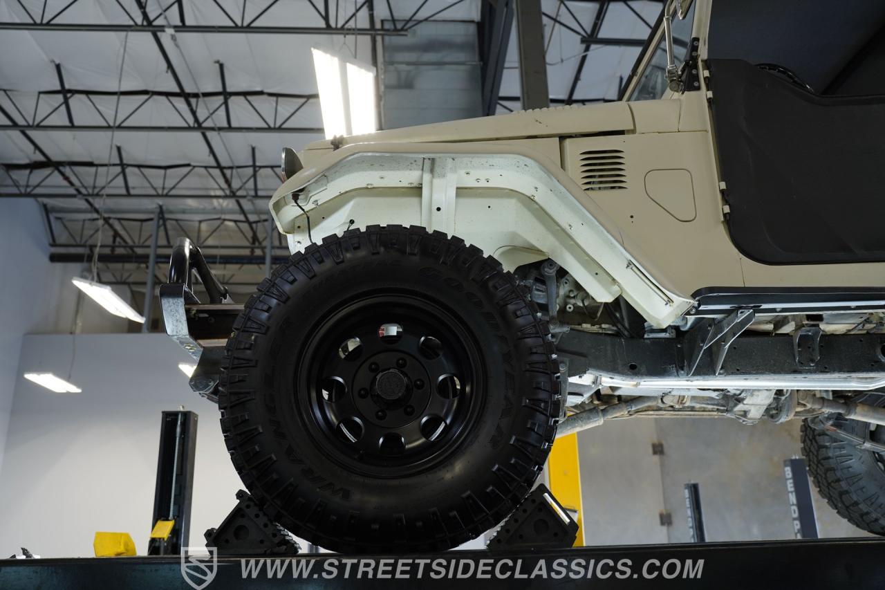 1974 Toyota FJ40 Land Cruiser
