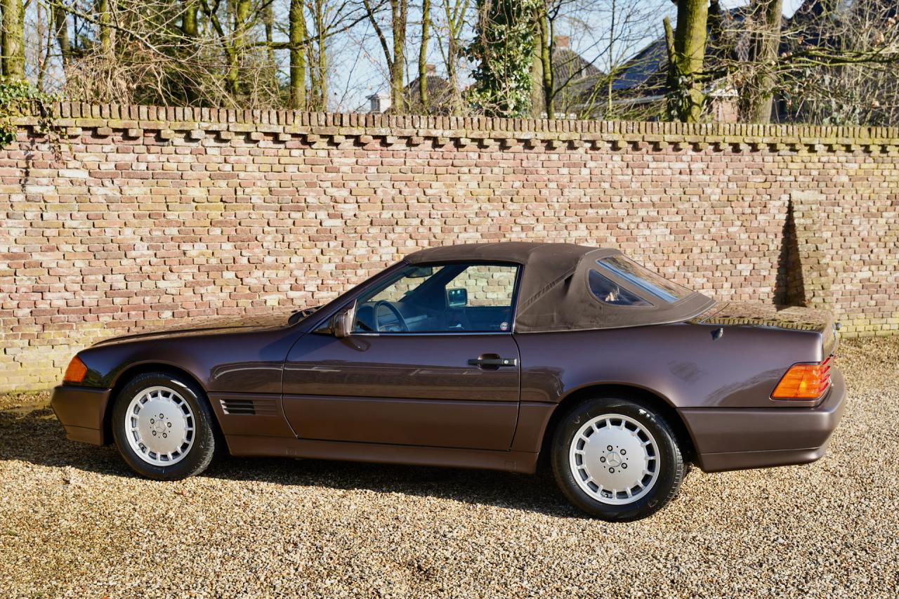1993 Mercedes - Benz 300 SL &ldquo;Brown over brown&rdquo;