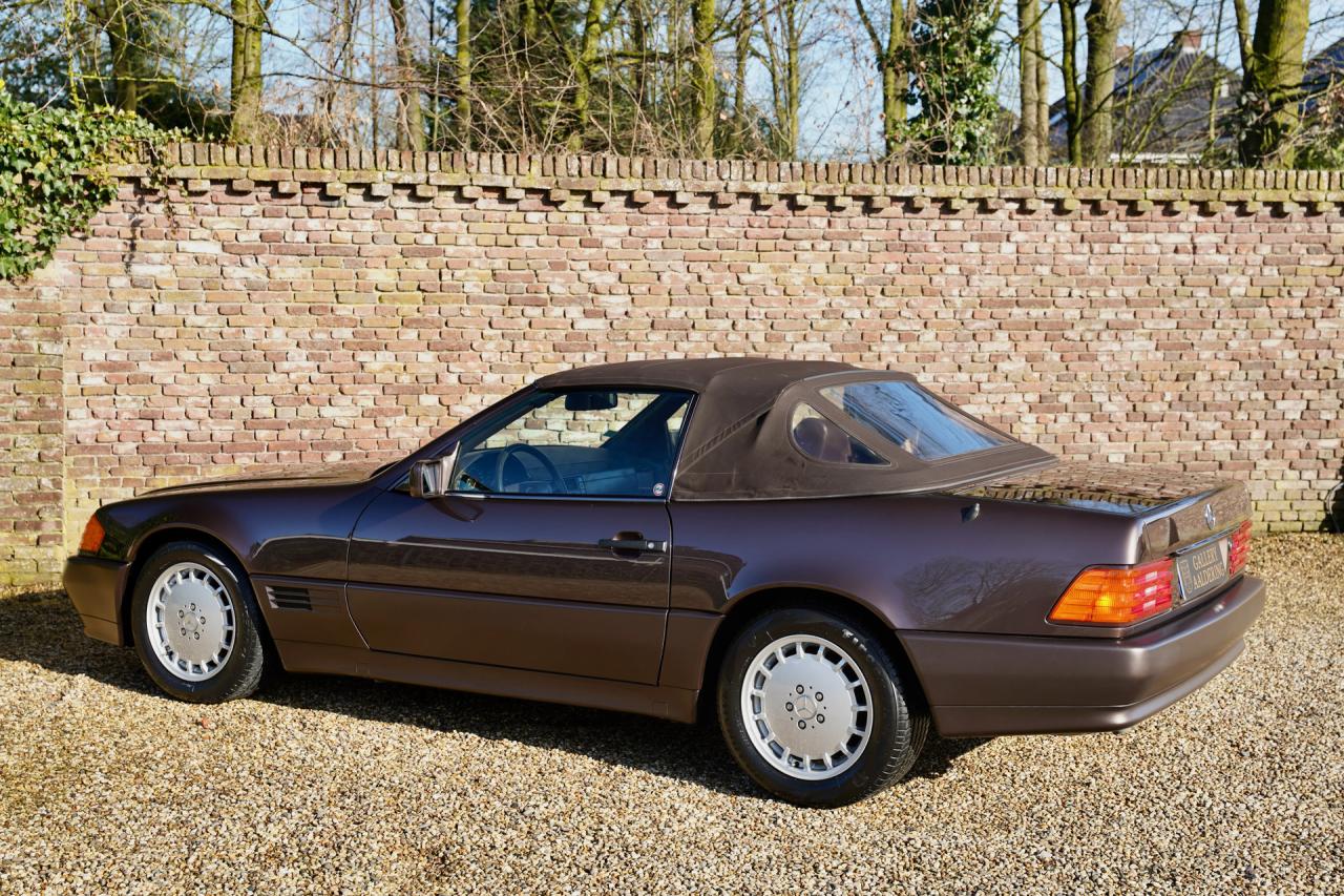 1993 Mercedes - Benz 300 SL &ldquo;Brown over brown&rdquo;