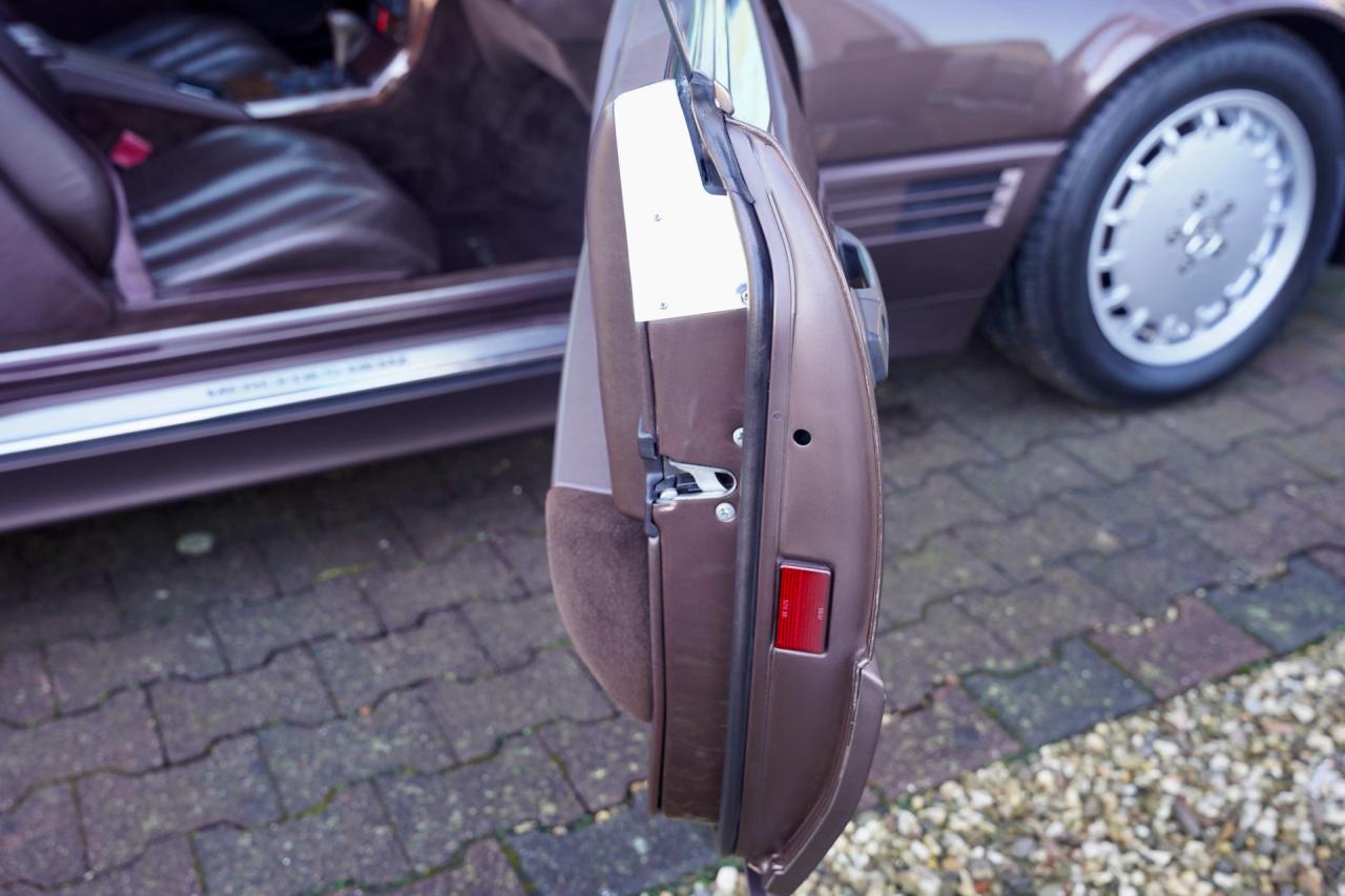 1993 Mercedes - Benz 300 SL &ldquo;Brown over brown&rdquo;