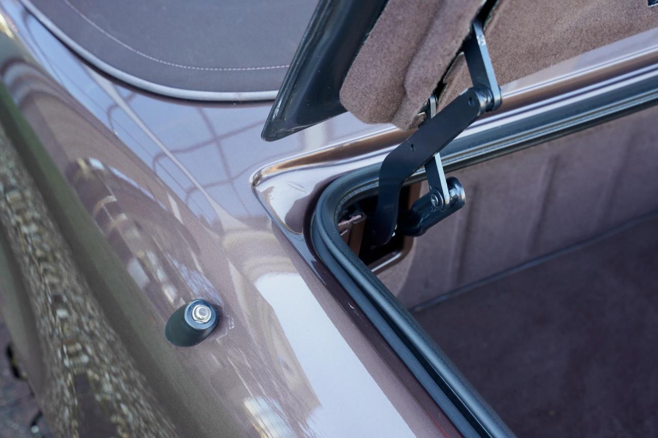 1993 Mercedes - Benz 300 SL &ldquo;Brown over brown&rdquo;