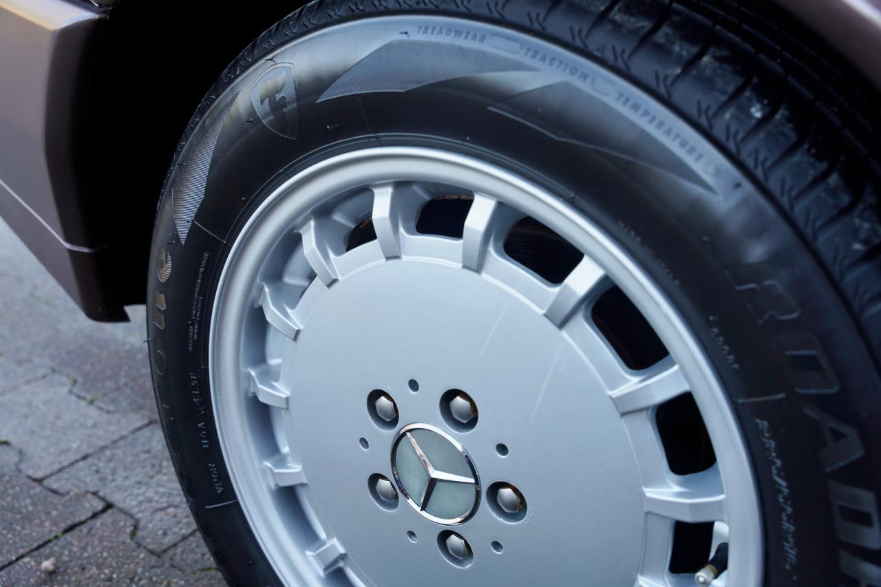 1993 Mercedes - Benz 300 SL &ldquo;Brown over brown&rdquo;