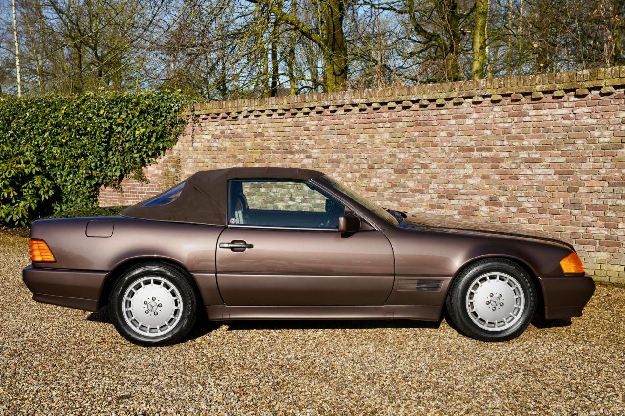 1993 Mercedes - Benz 300 SL &ldquo;Brown over brown&rdquo;