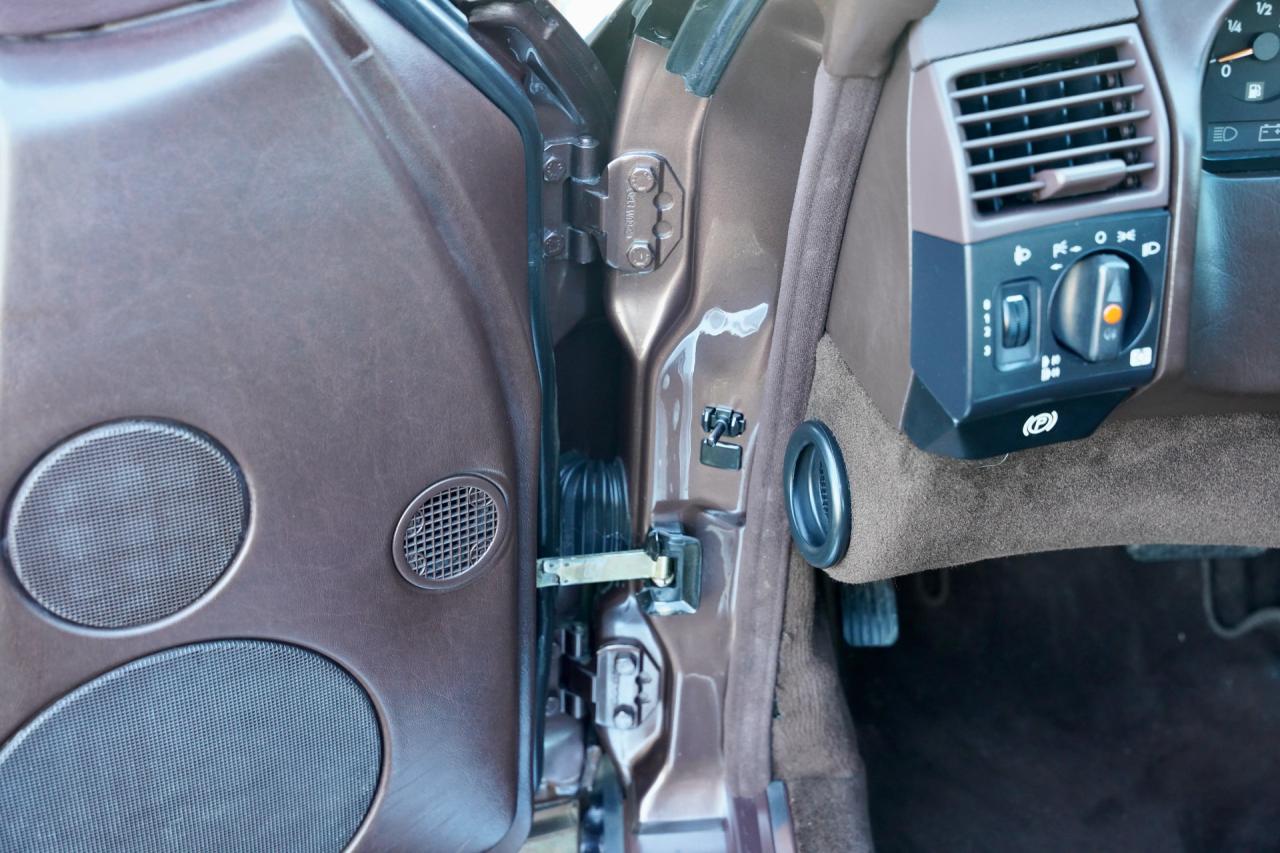 1993 Mercedes - Benz 300 SL &ldquo;Brown over brown&rdquo;