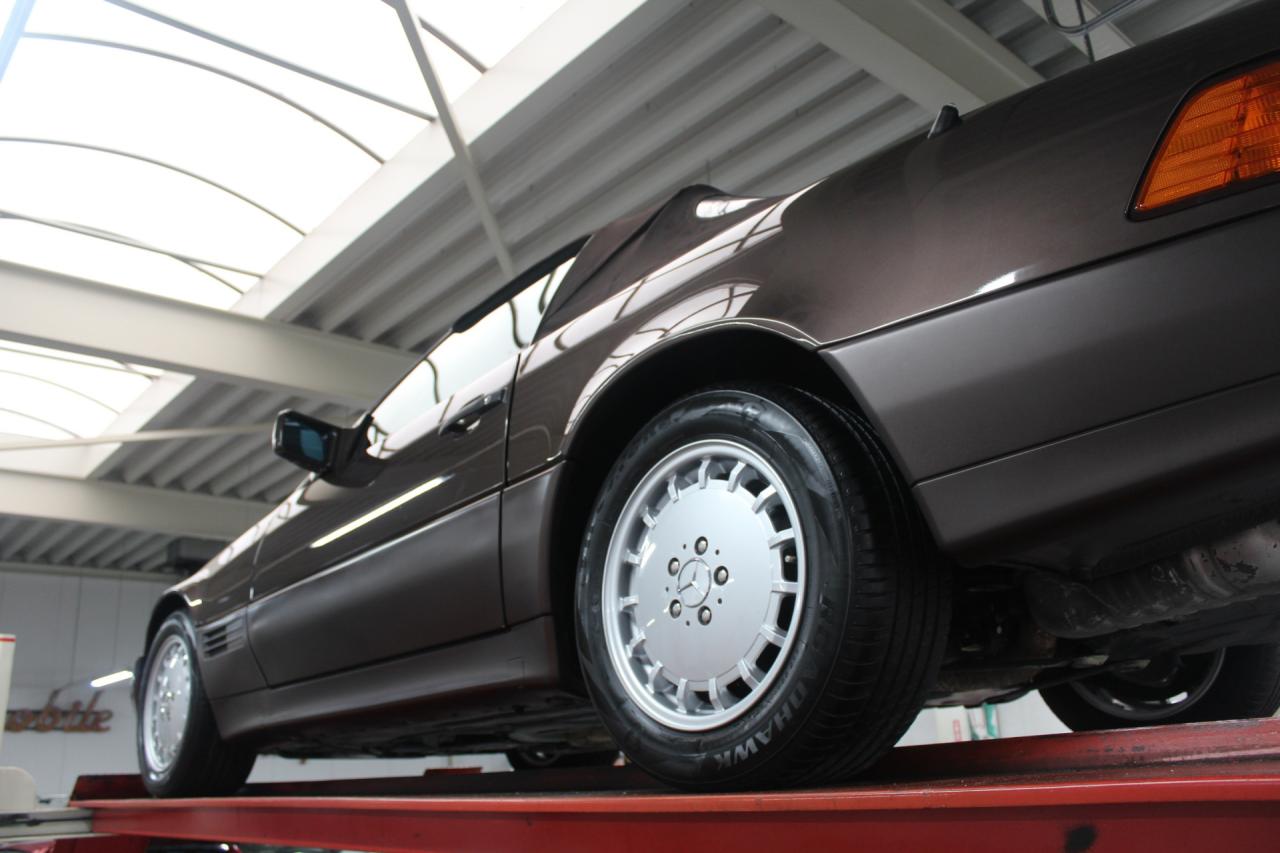 1993 Mercedes - Benz 300 SL &ldquo;Brown over brown&rdquo;