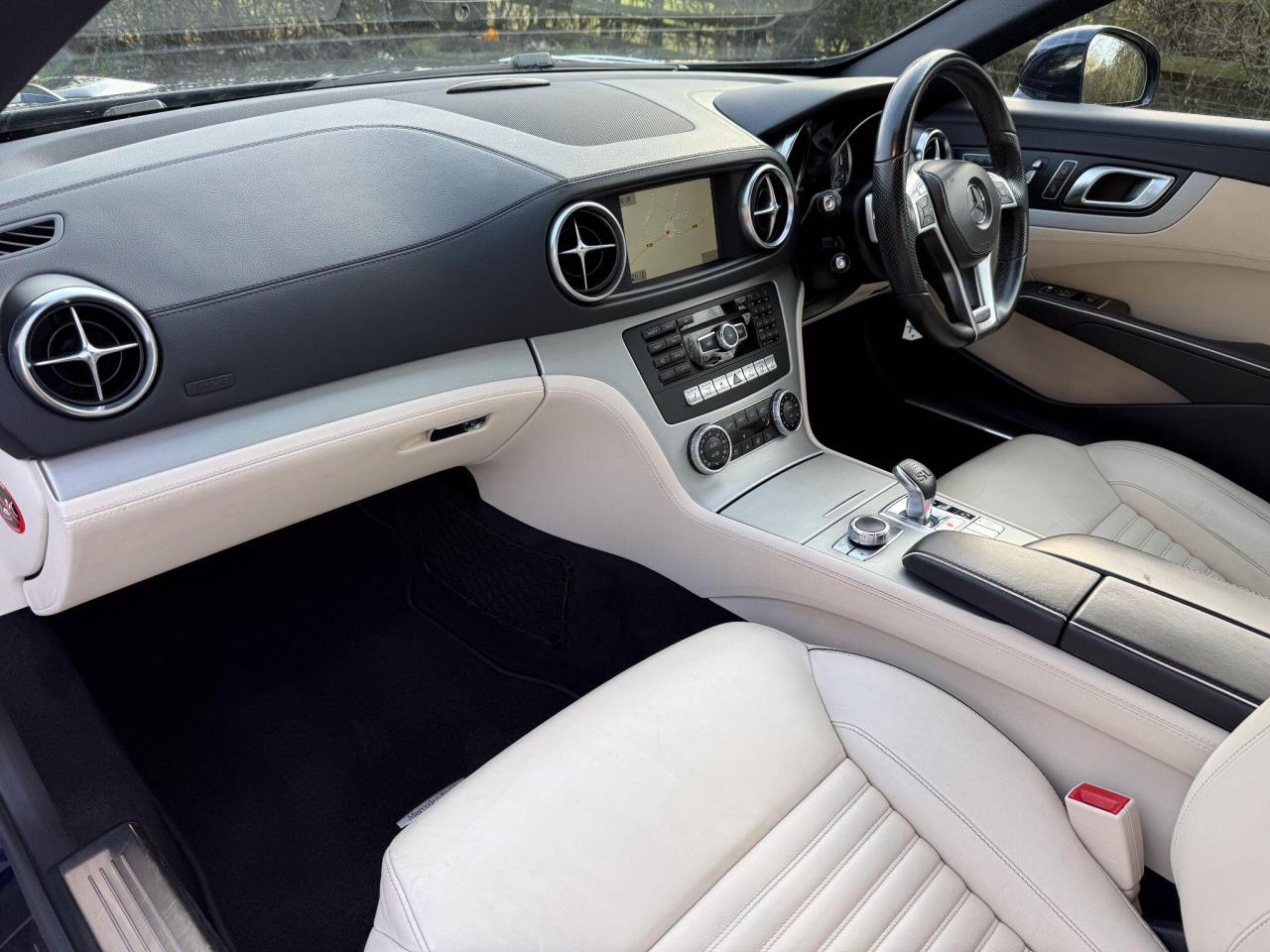 2014 Mercedes - Benz 3.0 SL400 AMG Sport Convertible 2dr Petrol G-Tronic Euro 6 (s/s) (333 ps)