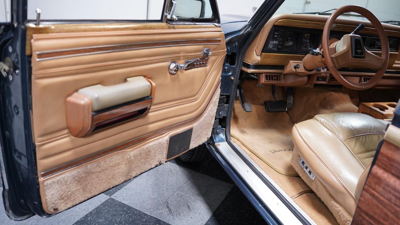 1988 Jeep Grand Wagoneer