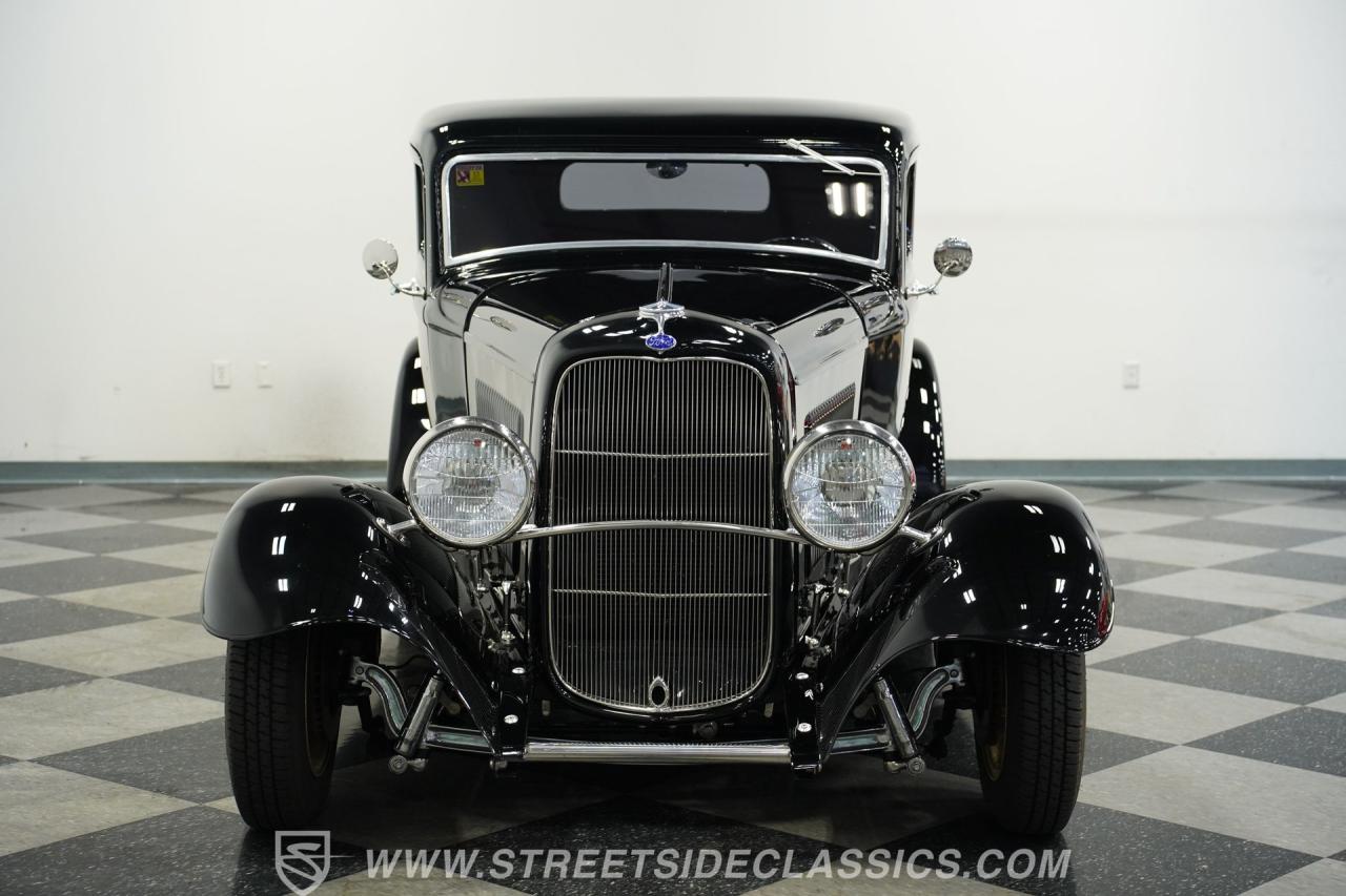 1932 Ford 5-Window Coupe LS1