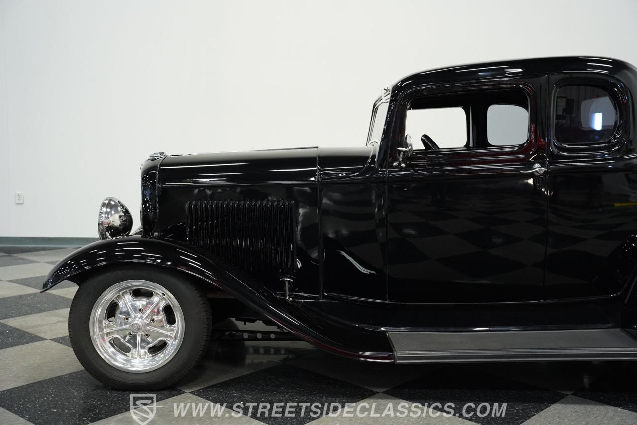 1932 Ford 5-Window Coupe LS1