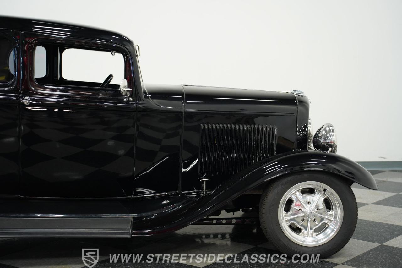 1932 Ford 5-Window Coupe LS1