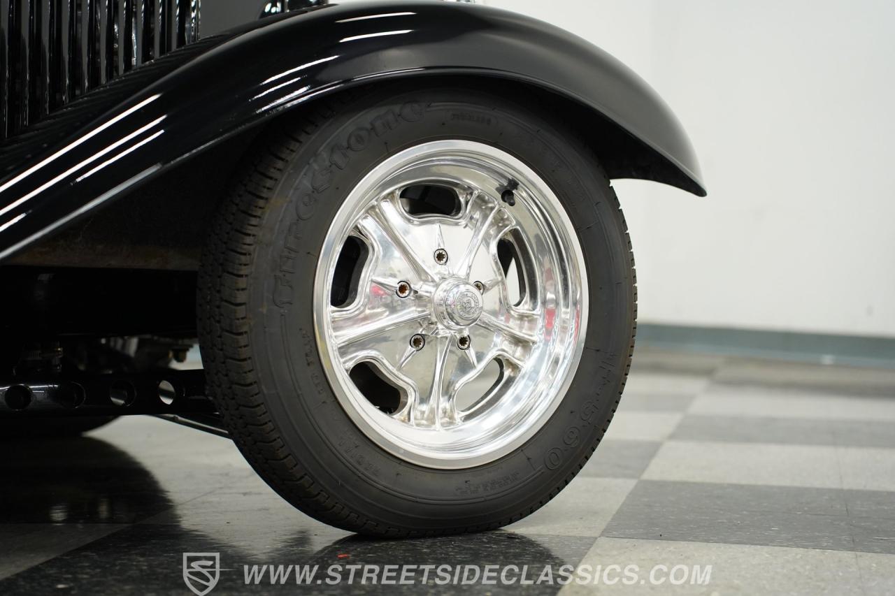 1932 Ford 5-Window Coupe LS1