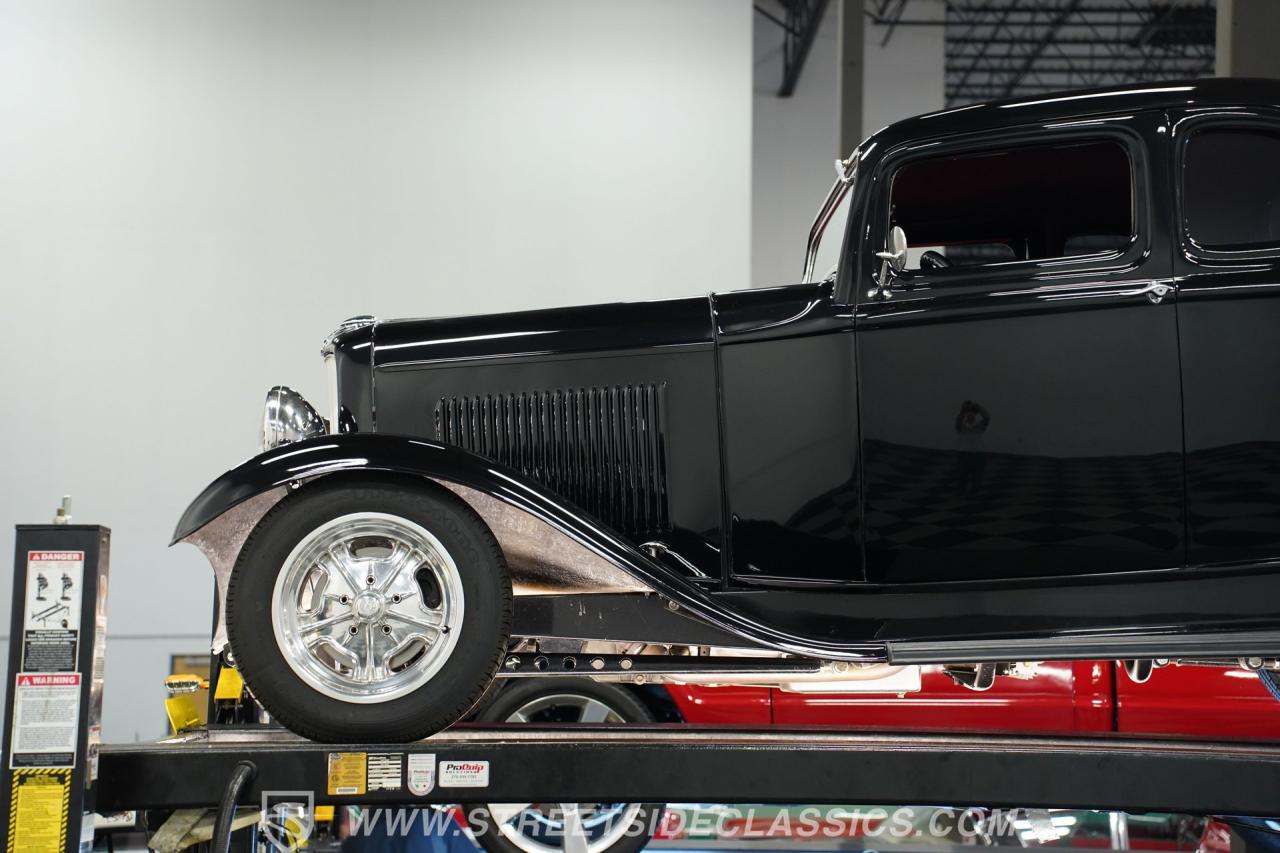 1932 Ford 5-Window Coupe LS1