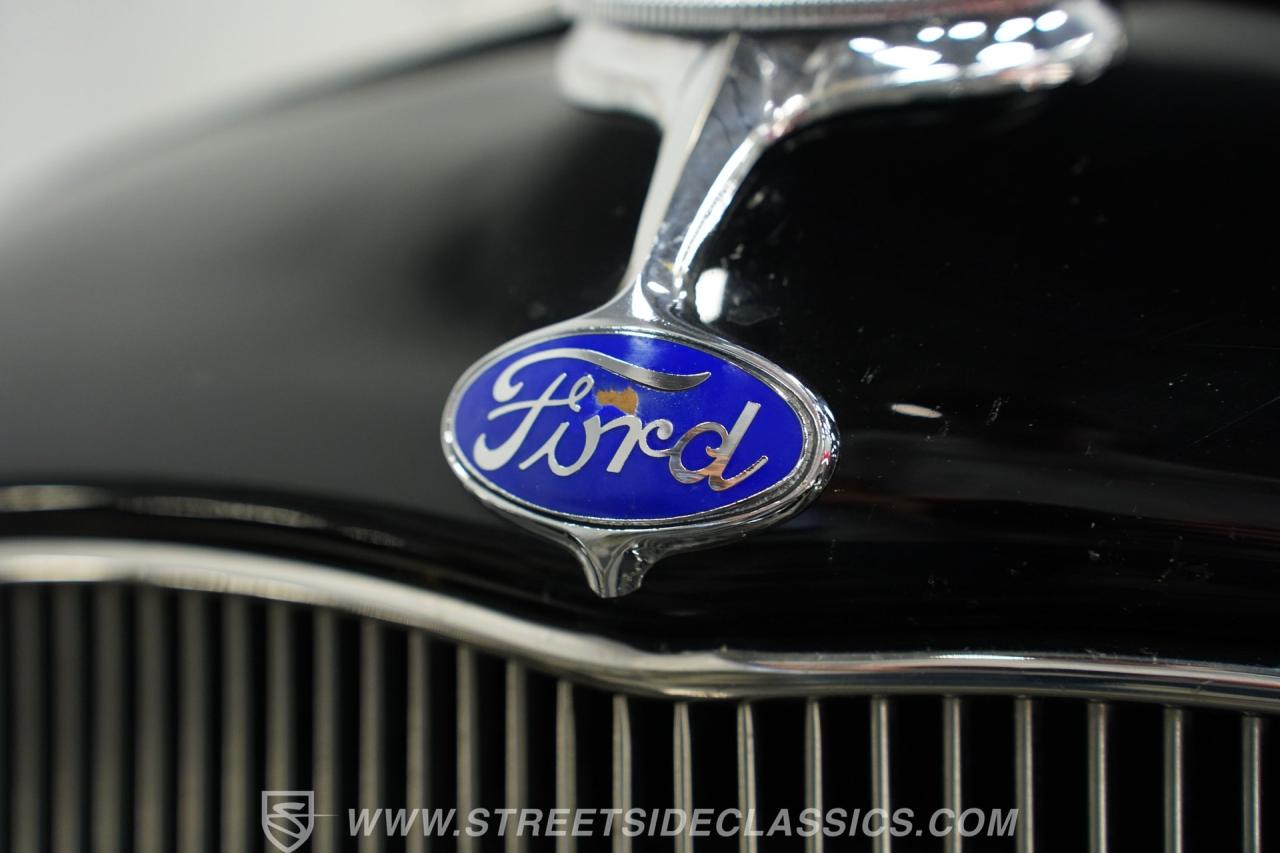 1932 Ford 5-Window Coupe LS1