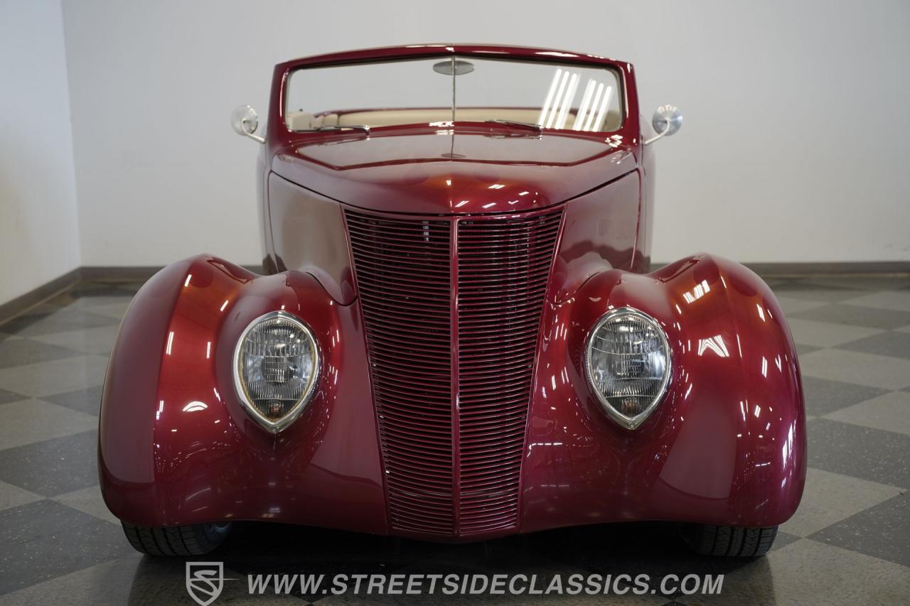 1937 Ford Cabriolet