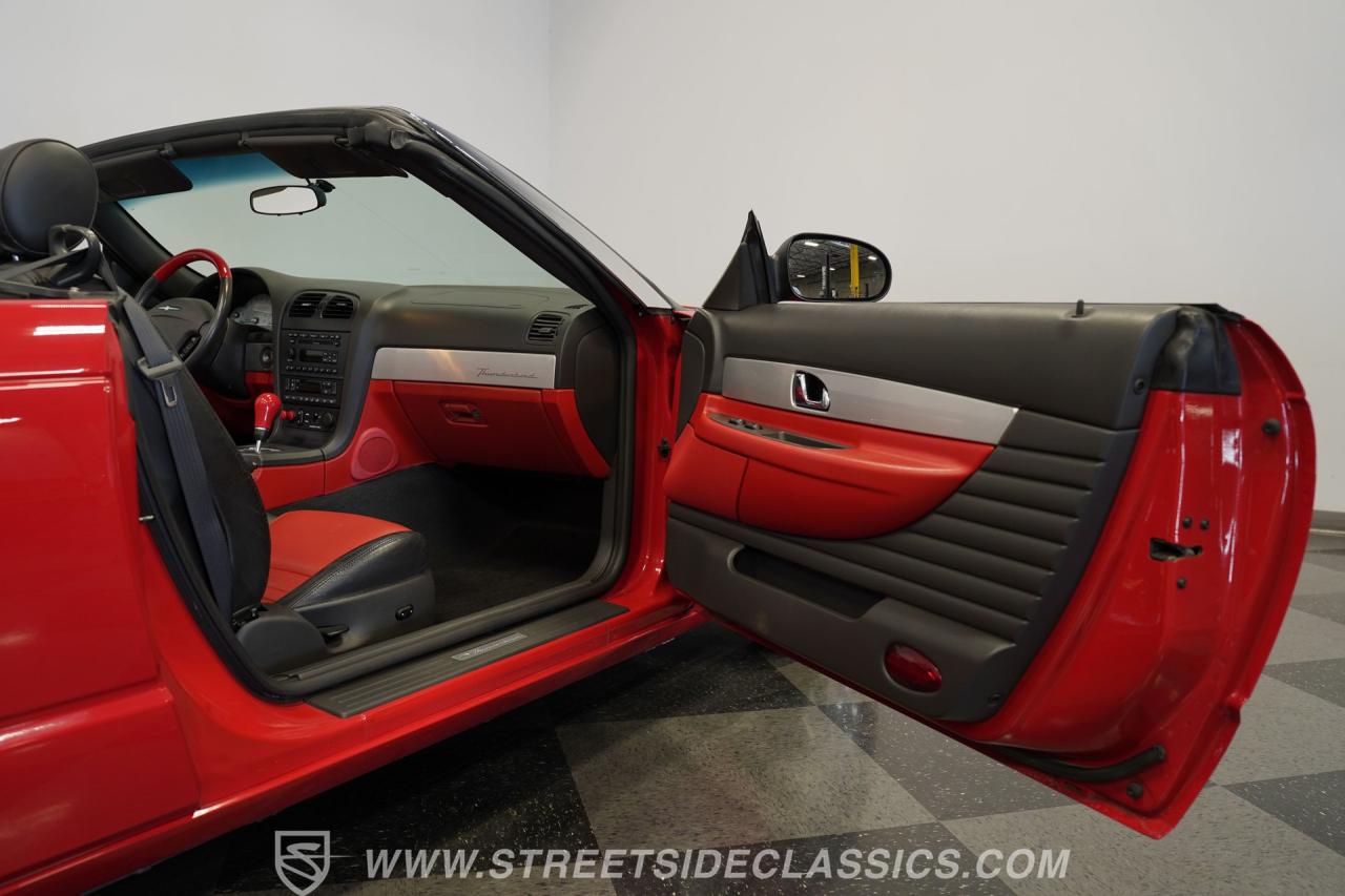 2002 Ford Thunderbird