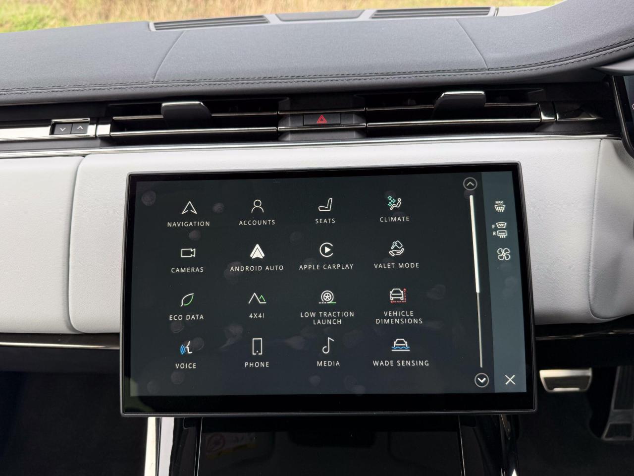 2024 Land Rover 3.0 D300 MHEV Dynamic SE Auto 4WD Euro 6 (s/s) 5dr