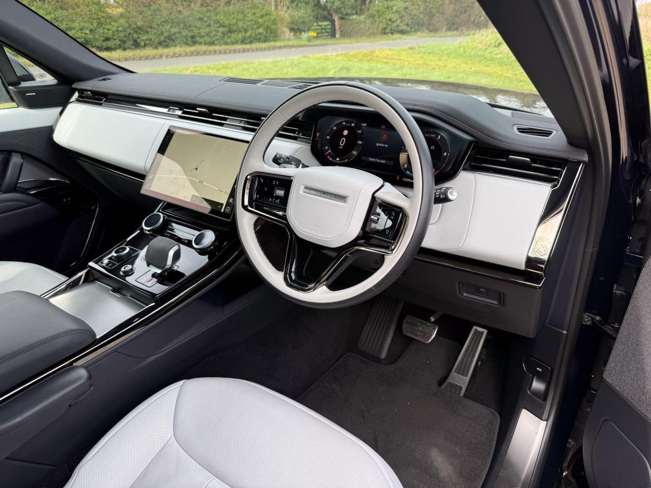 2023 Land Rover 3.0 D300 MHEV Dynamic SE Auto 4WD Euro 6 (s/s) 5dr