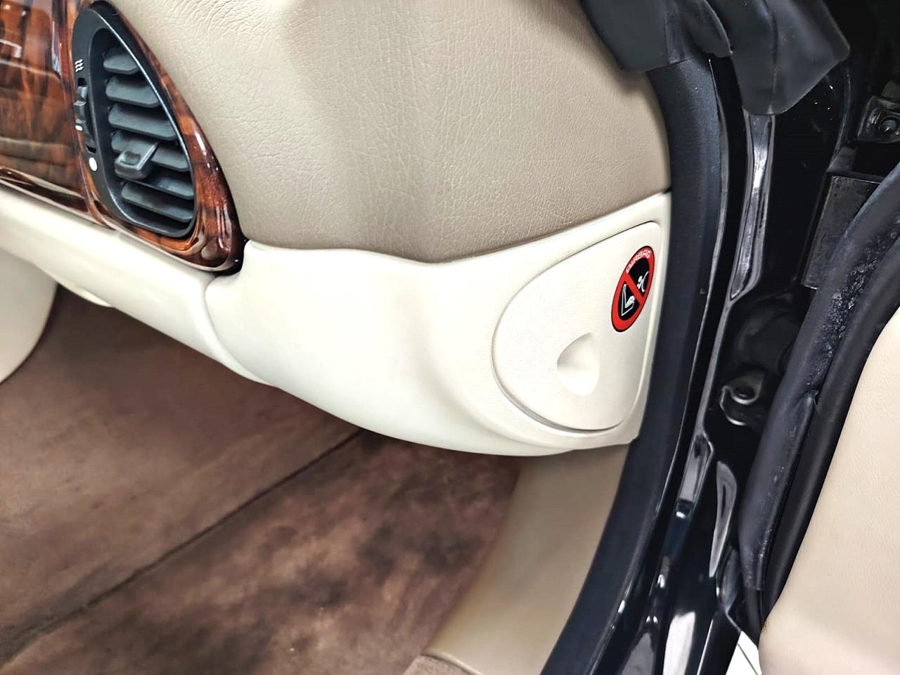 1998 Jaguar XK R COUPE