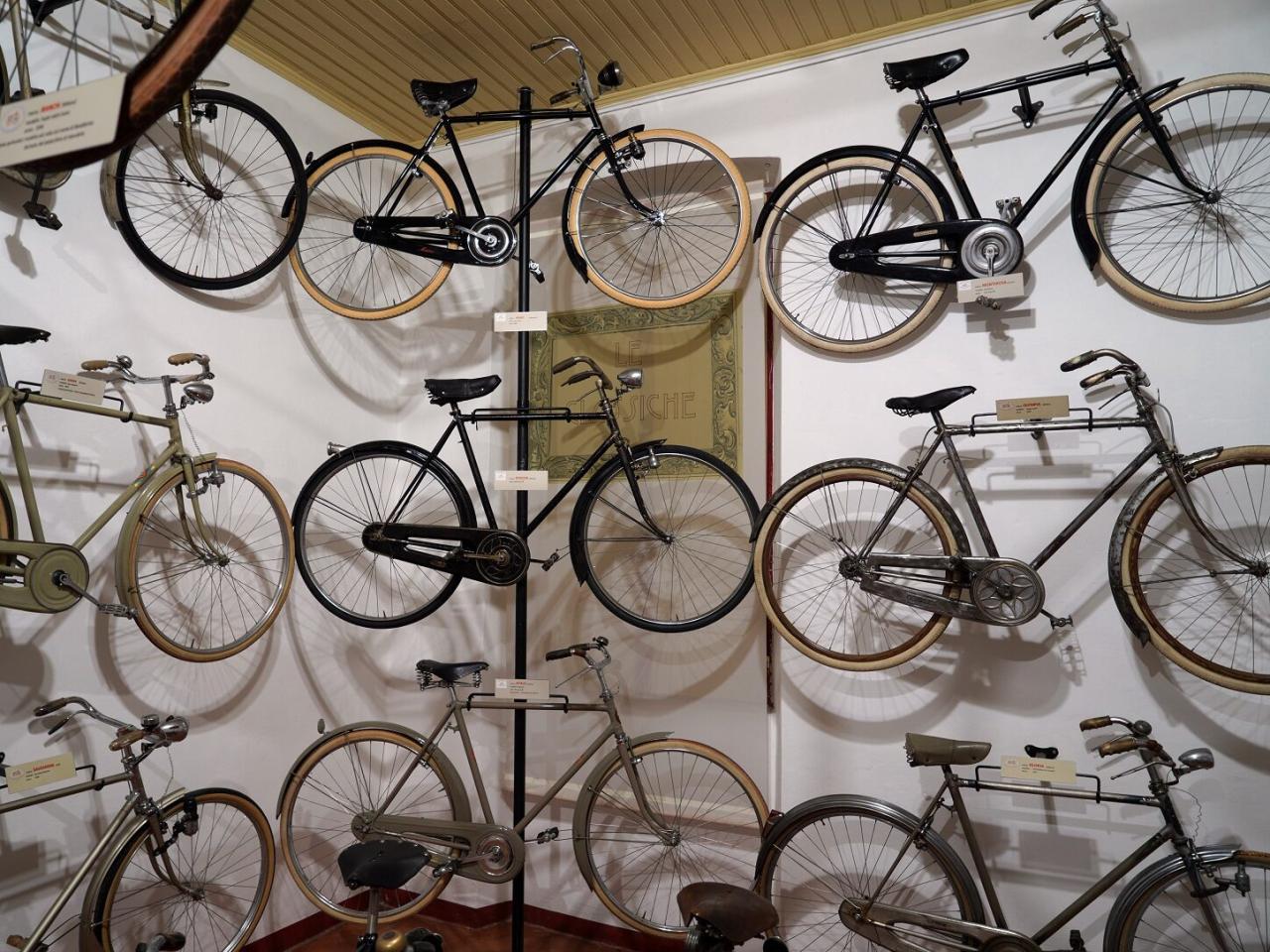 Aston Martin DB6 1966