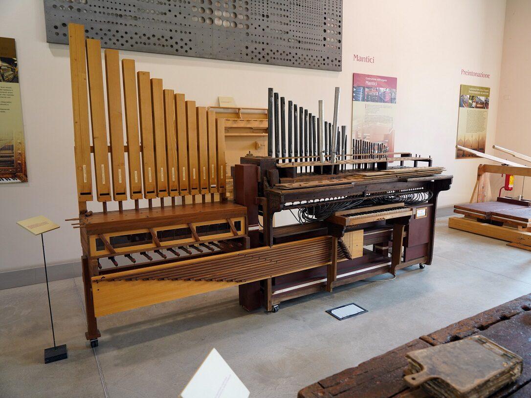 Aston Martin DB6 1966