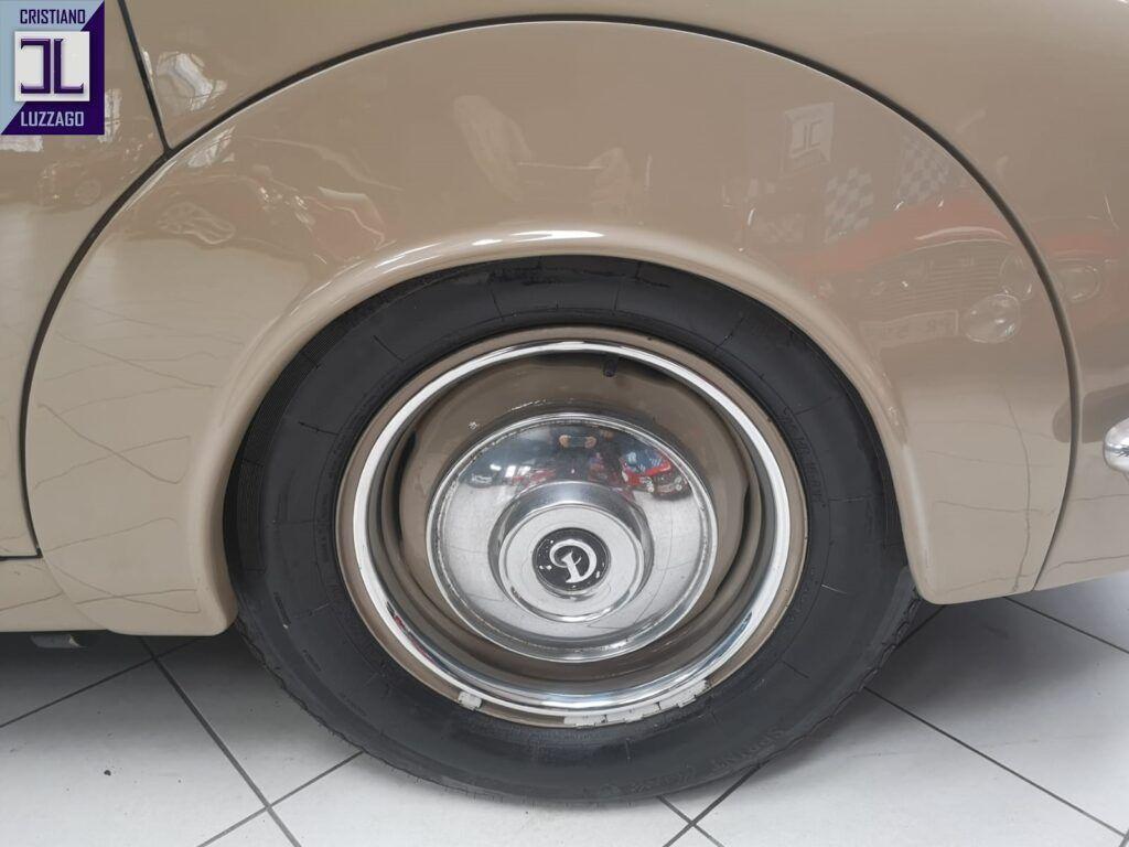 1969 Daimler V8 SALOON