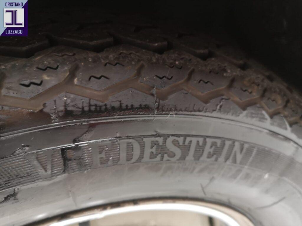 1969 Daimler V8 SALOON