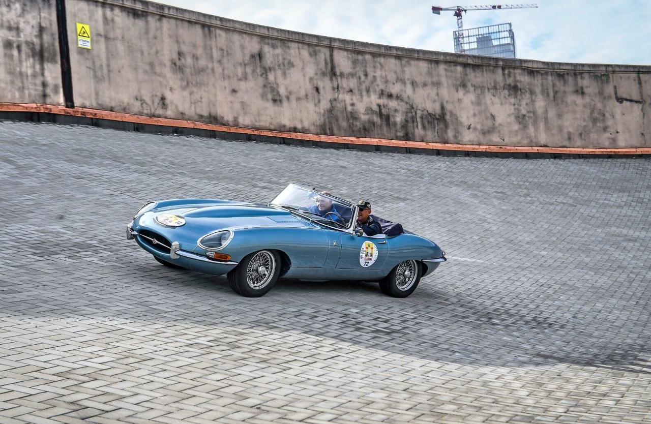 1965 Jaguar E TYPE ROADSTER S1