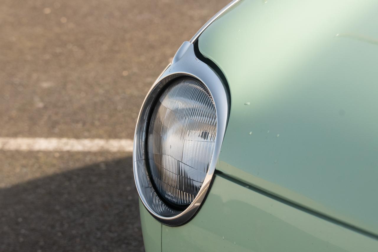 2000 Nissan Figaro