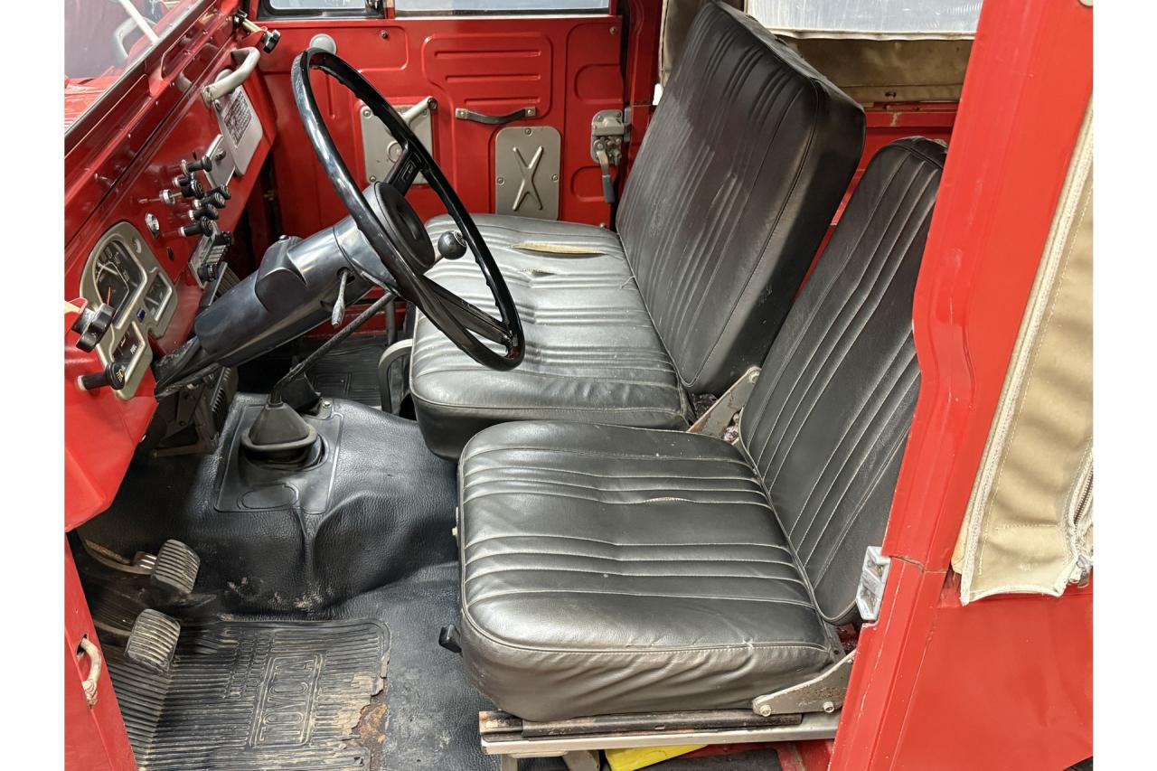 1975 Toyota Land Cruiser FJ40 (Petrol) Vinyl Top &ldquo;Freeborn Red&rdquo;