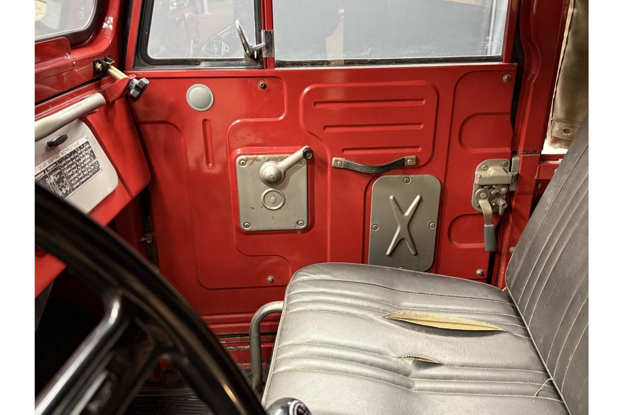 1975 Toyota Land Cruiser FJ40 (Petrol) Vinyl Top &ldquo;Freeborn Red&rdquo;