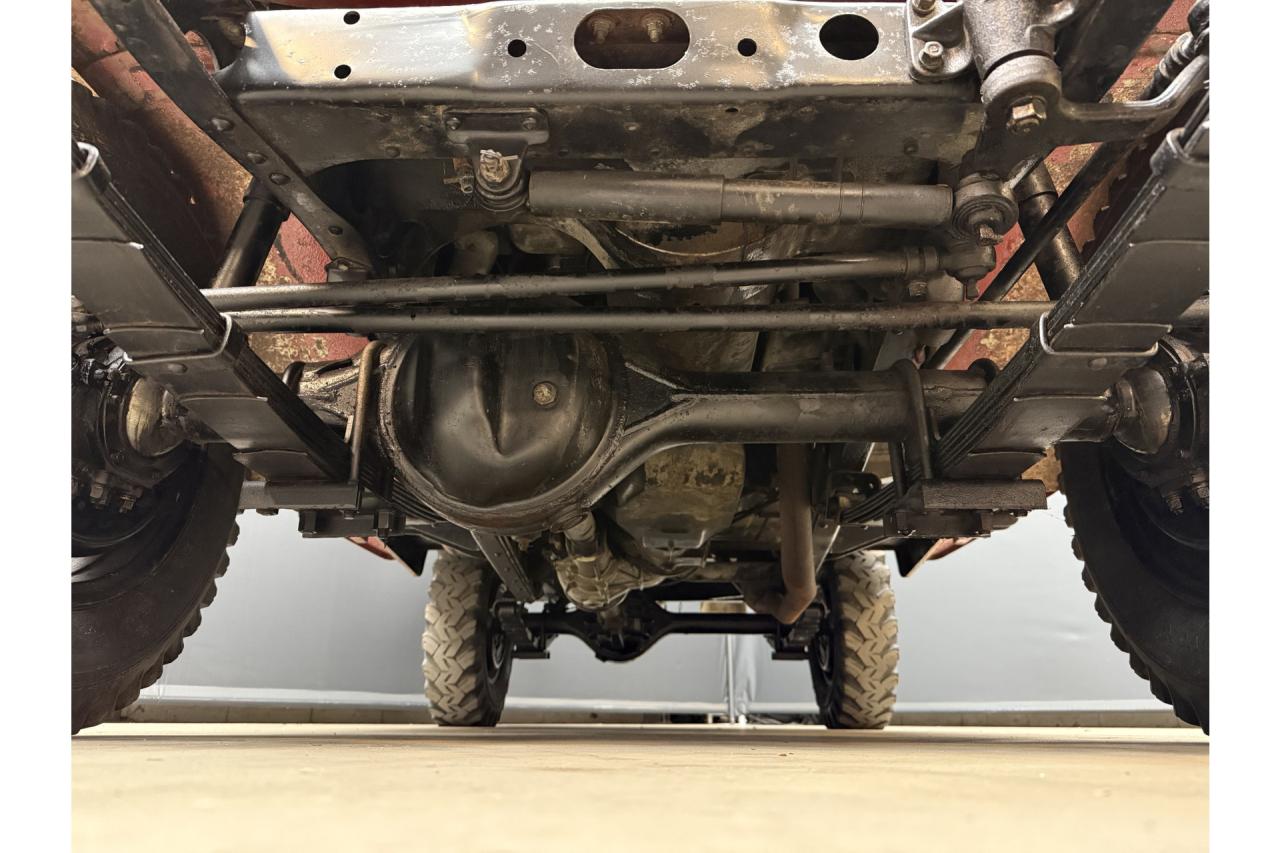 1975 Toyota Land Cruiser FJ40 (Petrol) Vinyl Top &ldquo;Freeborn Red&rdquo;