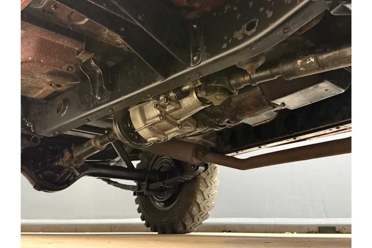 1975 Toyota Land Cruiser FJ40 (Petrol) Vinyl Top &ldquo;Freeborn Red&rdquo;