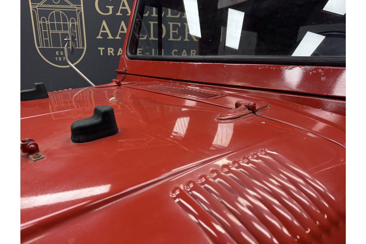 1975 Toyota Land Cruiser FJ40 (Petrol) Vinyl Top &ldquo;Freeborn Red&rdquo;