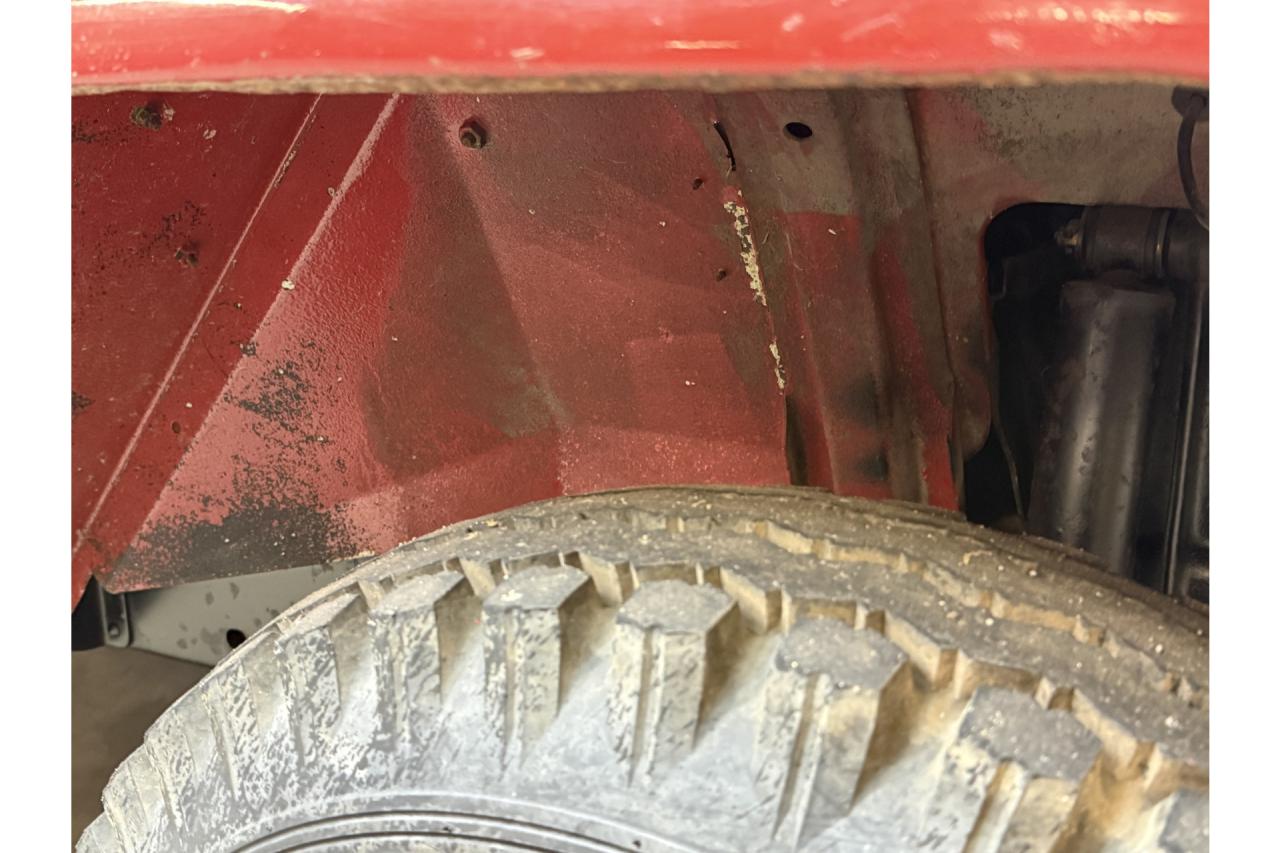 1975 Toyota Land Cruiser FJ40 (Petrol) Vinyl Top &ldquo;Freeborn Red&rdquo;