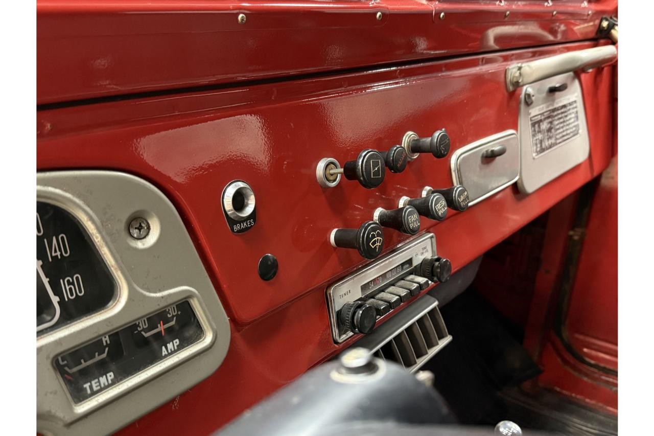 1975 Toyota Land Cruiser FJ40 (Petrol) Vinyl Top &ldquo;Freeborn Red&rdquo;