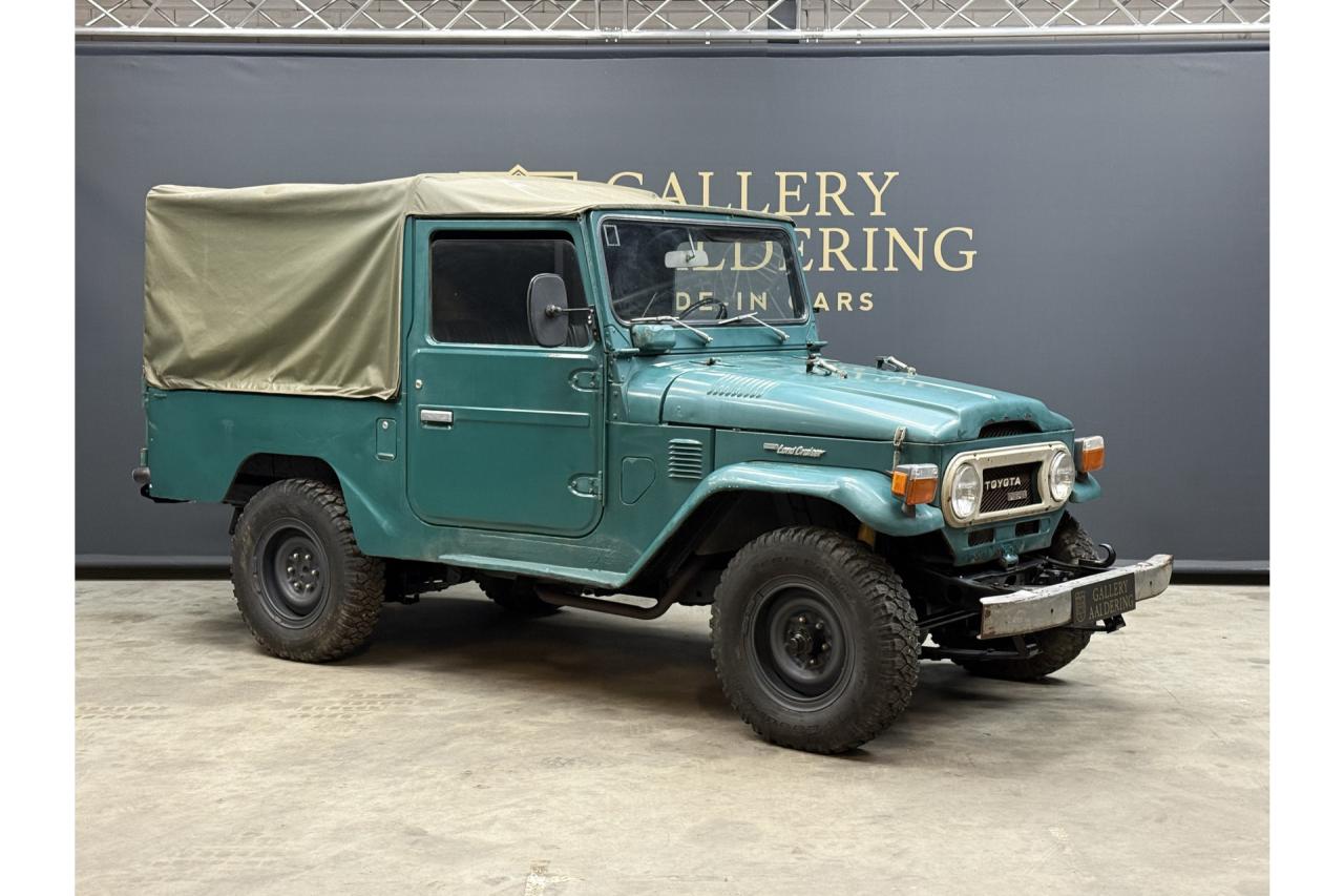 1976 Toyota Land Cruiser BJ43 Vinyl Top &ldquo;Rustic Green&rdquo;