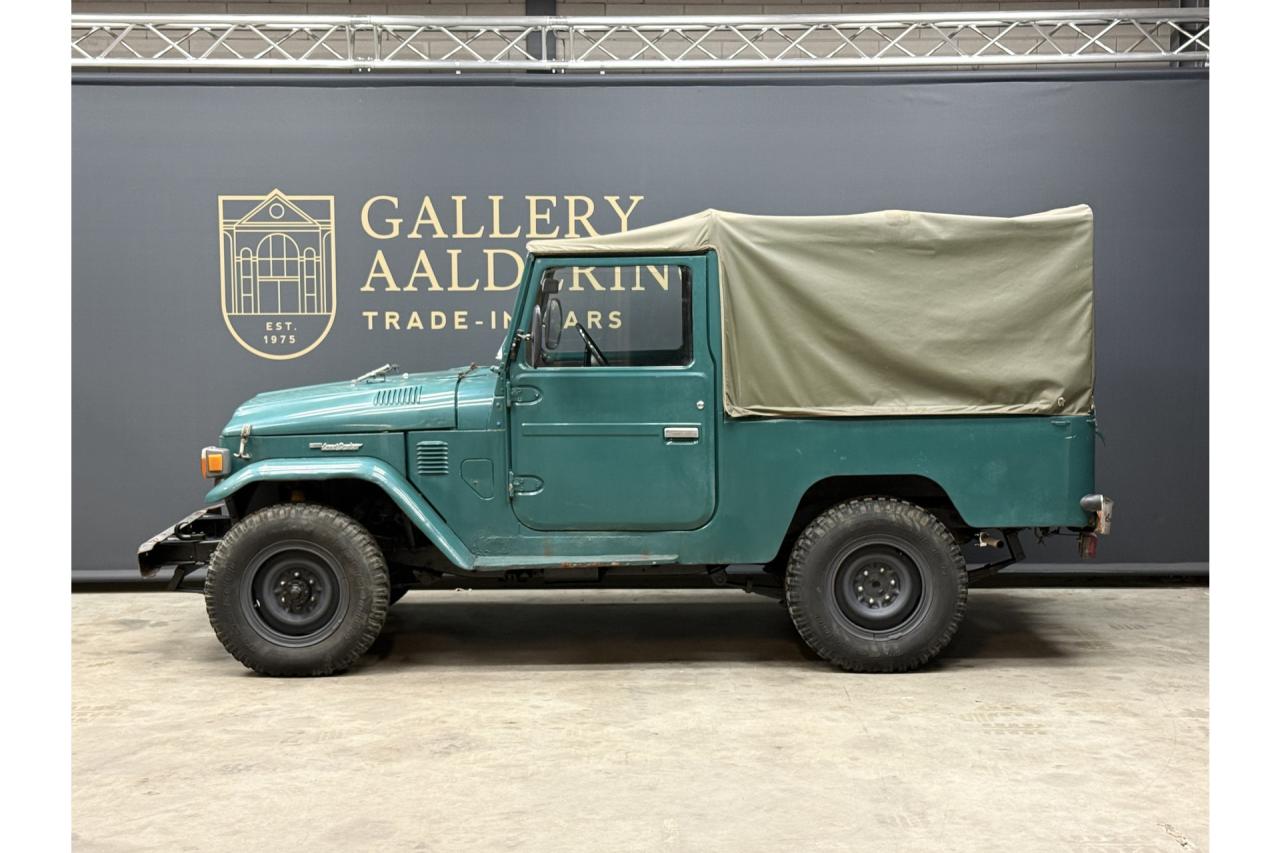 1976 Toyota Land Cruiser BJ43 Vinyl Top &ldquo;Rustic Green&rdquo;