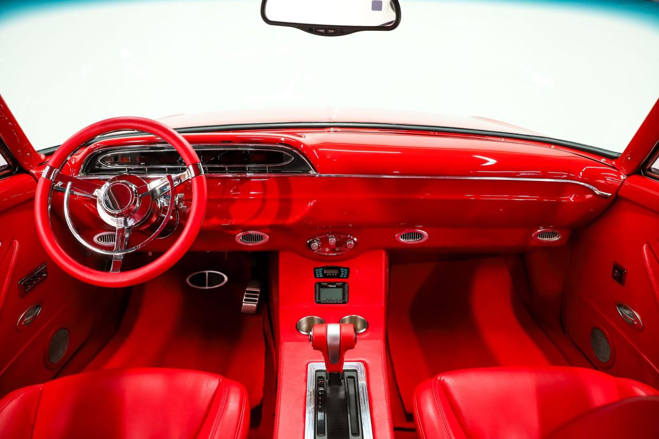 1961 Ford Galaxie Starliner