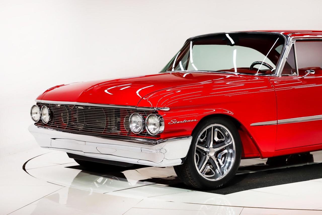1961 Ford Galaxie Starliner