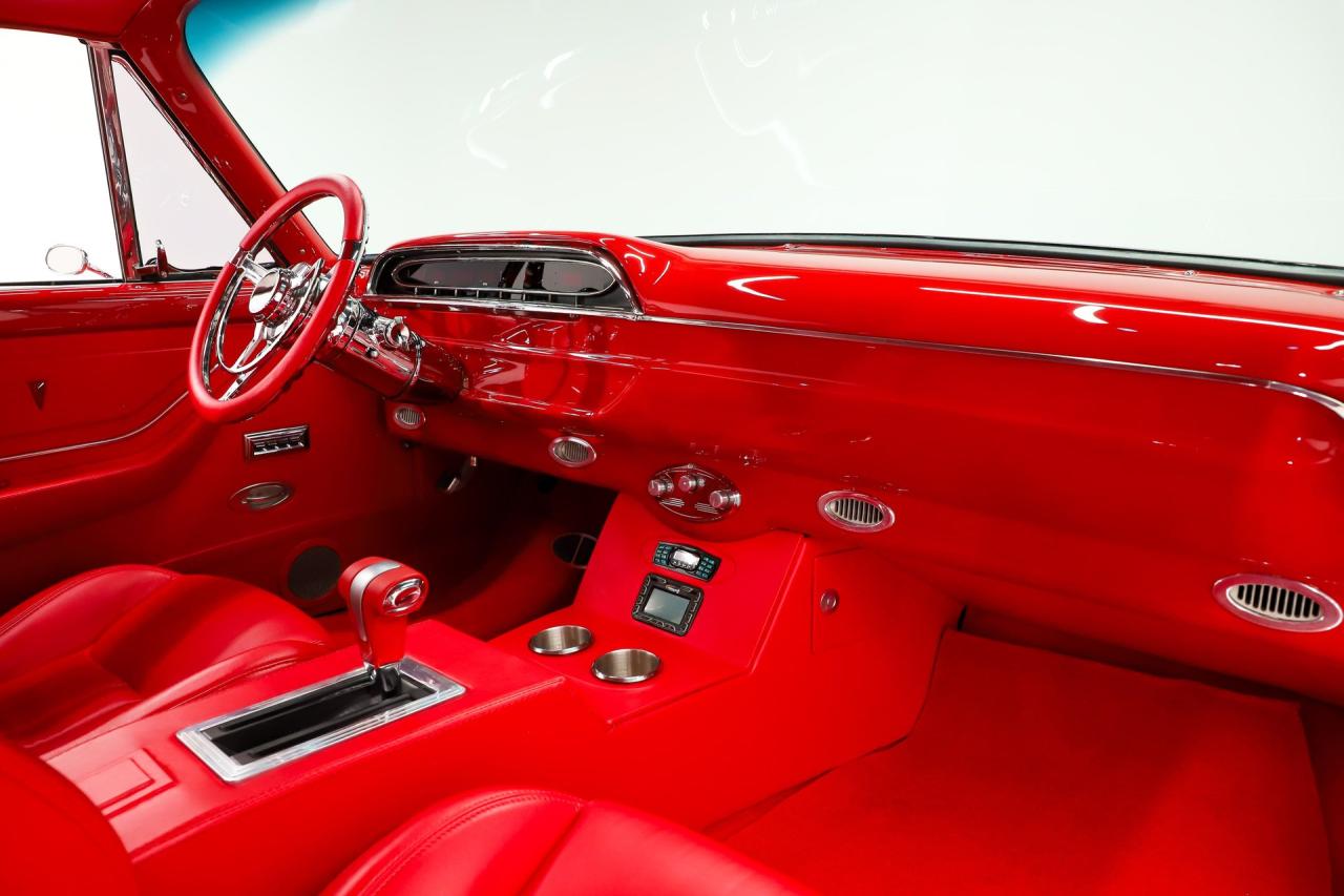 1961 Ford Galaxie Starliner