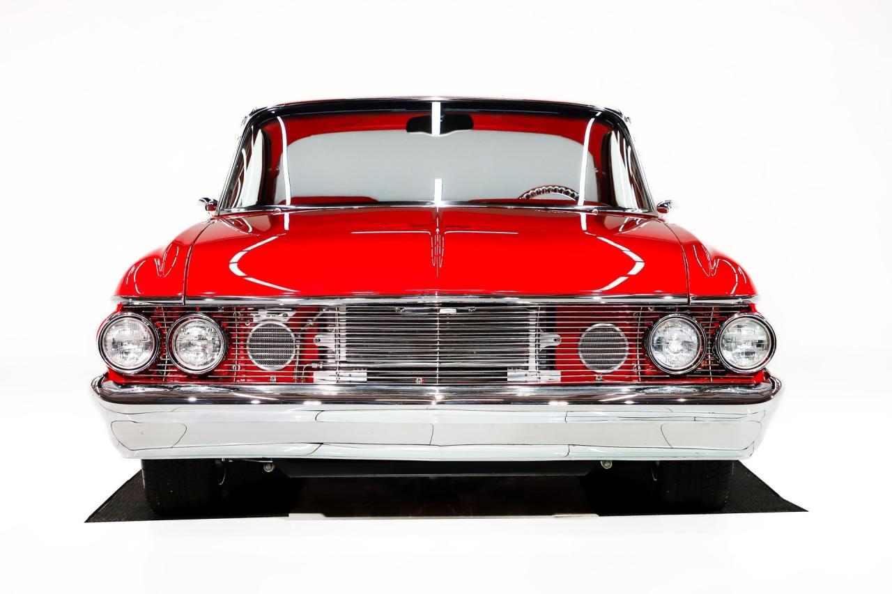1961 Ford Galaxie Starliner