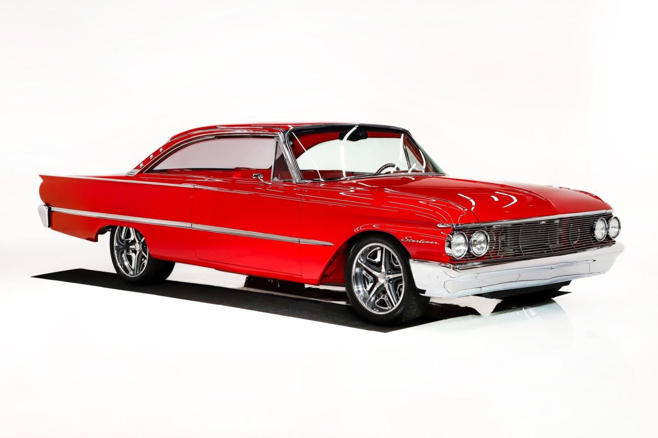 1961 Ford Galaxie Starliner