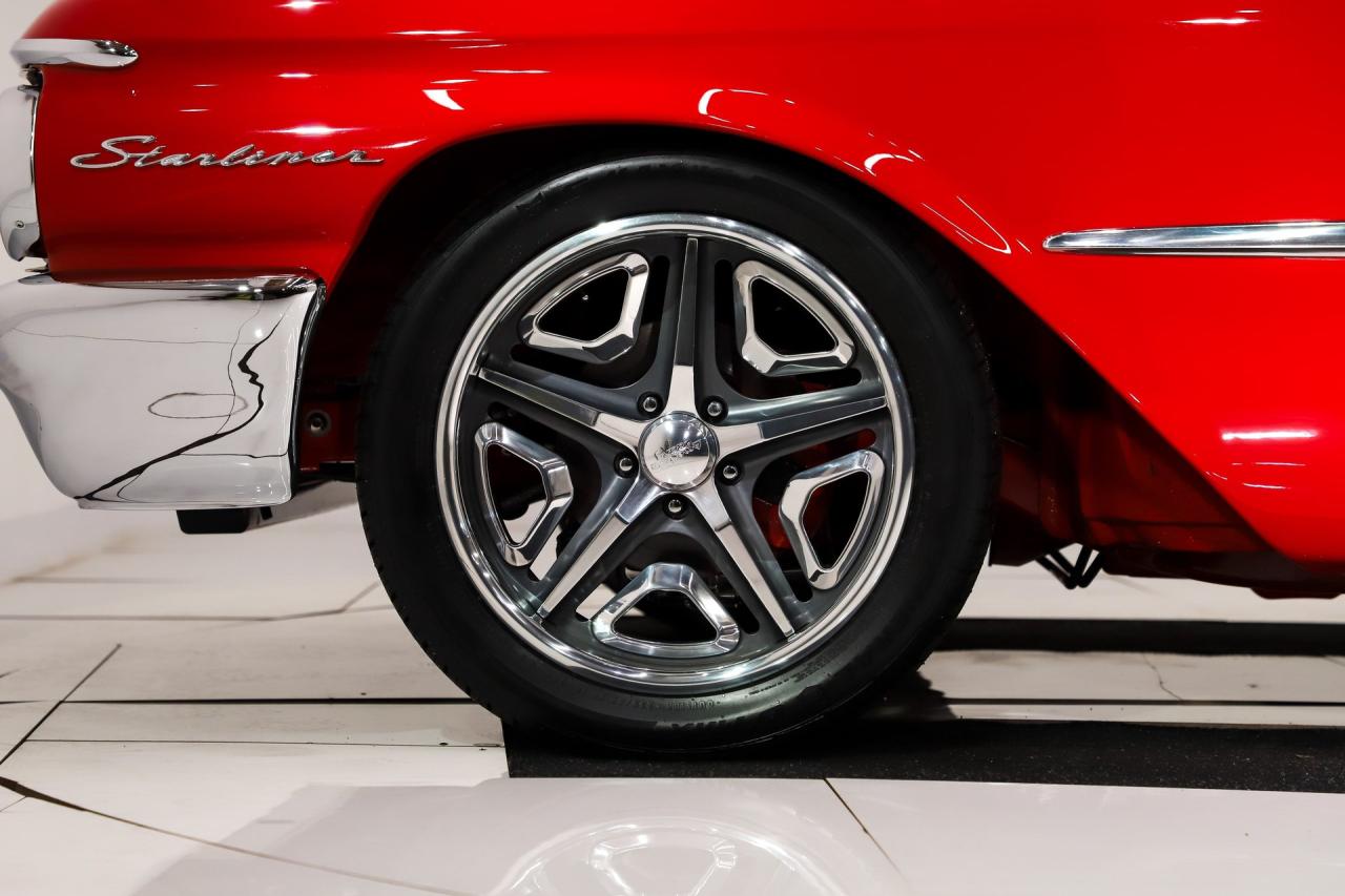 1961 Ford Galaxie Starliner