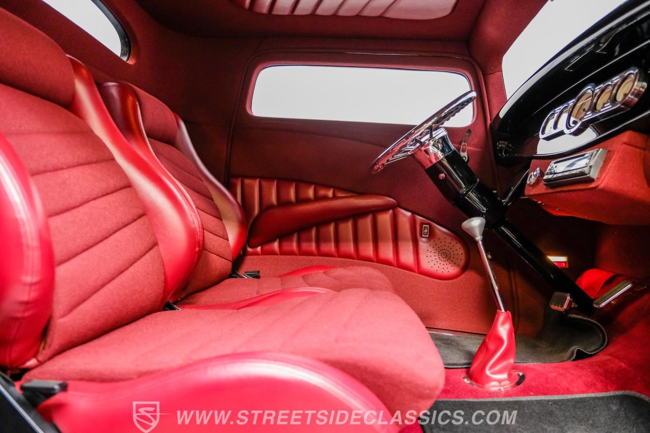 1932 Ford 3-Window Coupe Street Rod