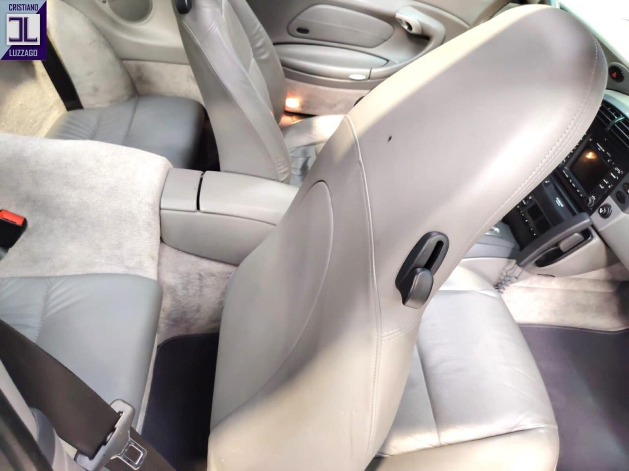 1998 Porsche 996 CARRERA 4