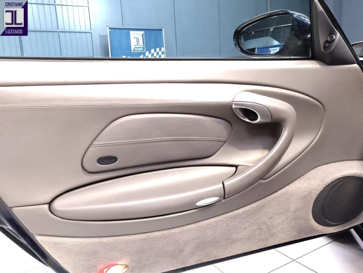 1998 Porsche 996 CARRERA 4