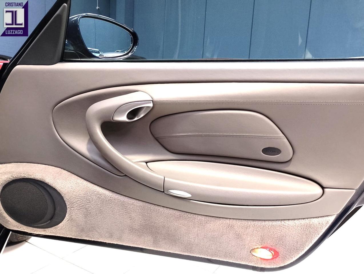 1998 Porsche 996 CARRERA 4